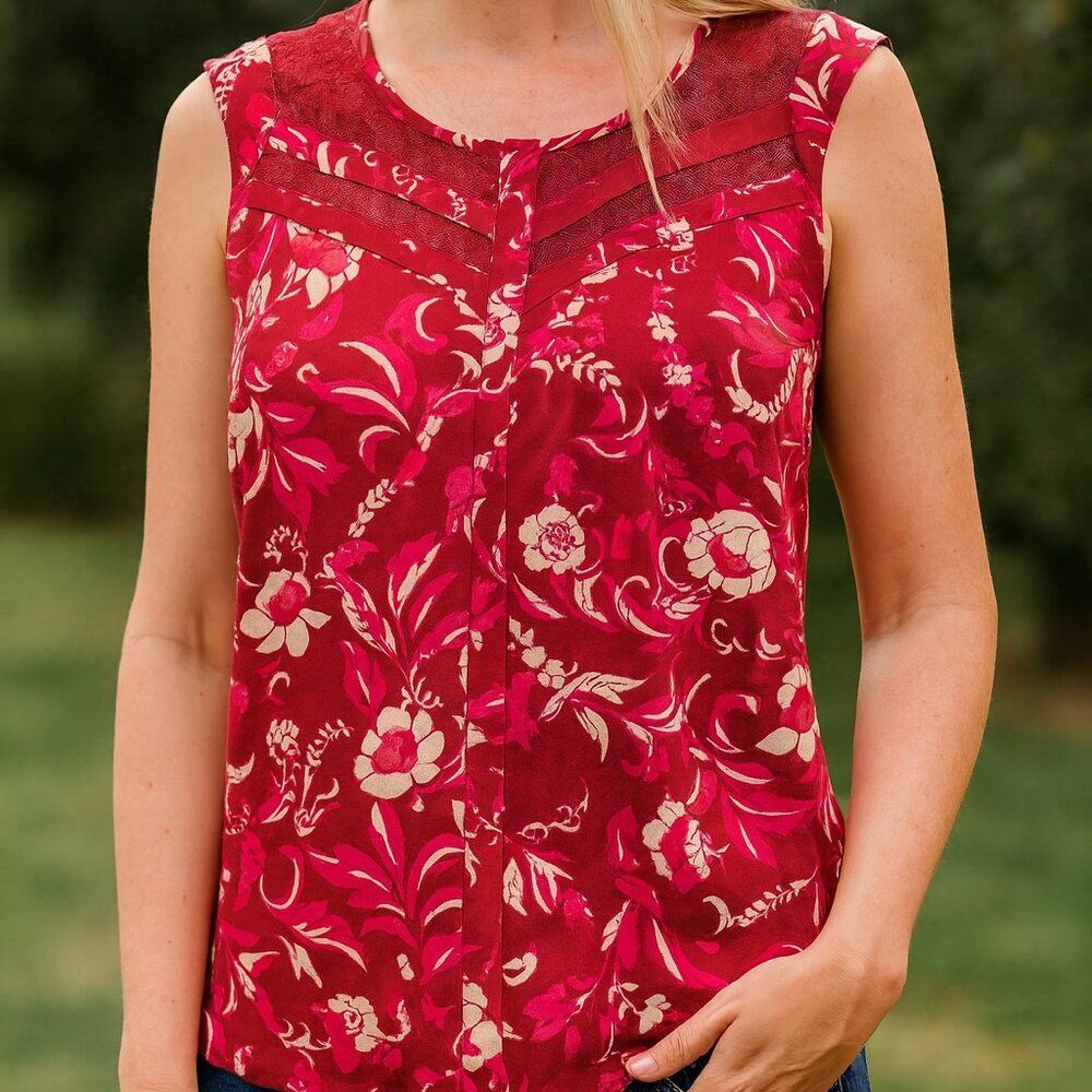 Candies Sleeveless Blouse with Lace Insert Size Small EUC - Picture 6 of 8